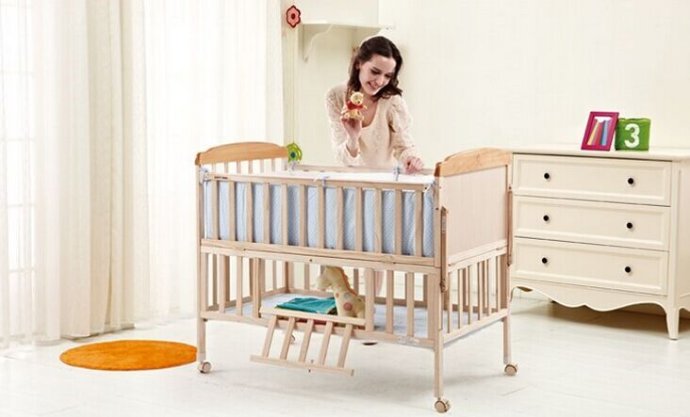 婴儿睡软床有何害处 久睡软床可致脊柱畸形